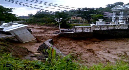 Banjir Bandang Landa Sulawesi Utara, Alam dan Ulah Manusia Penyebabnya