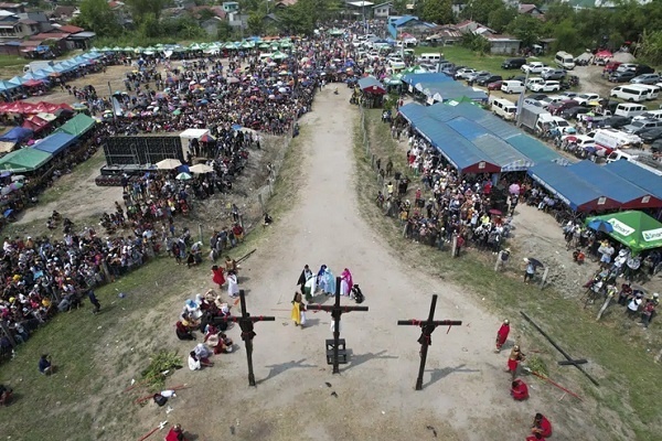 Meski Ditentang Gereja, Warga Gelar Ritual Penyaliban pada Jumat Agung di Filipina