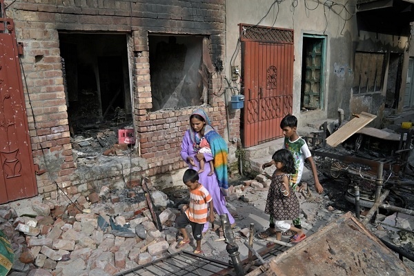 Pakistan: 129 Orang Ditangkap Pasca Kerusuhan dan Perusakan Belasan Gereja