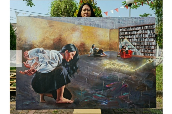 Mahasiswi UK Maranatha Raih Mendali Lewat Lukisan yang Terinspirasi Kisah Khalifah Ali bin Tholib