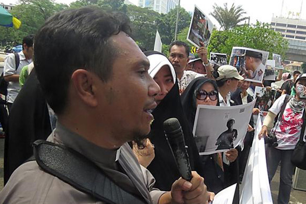 Aksi Damai Menolak Pemberian Penghargaan Kerukunan Beragama yang akan Diterima SBY 