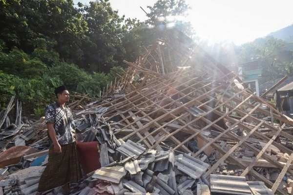 Antisipasi Gempa Susulan, Warga Pulau Bawean Disarankan Tempati Pos Pengungsian 