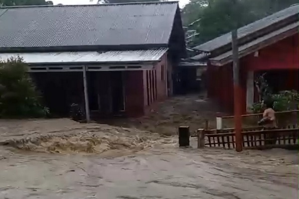 Banjir dan Longsor Melanda Minahasa Utara, 615 Warga Mengungsi
