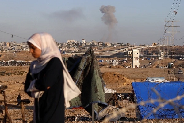 Warga Rafah Melarikan Diri dalam Kepanikan Setelah Israel Kuasai Wilayah Perbatasan 