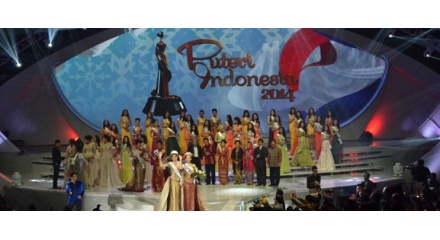 Puteri Indonesia 2014 Elvira Devinamira Memenuhi Komponen B3