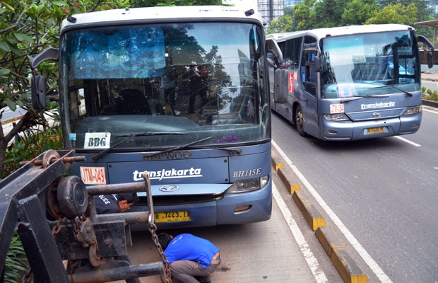 Bus Transjakarta Mogok di Jalan Rasuna Said