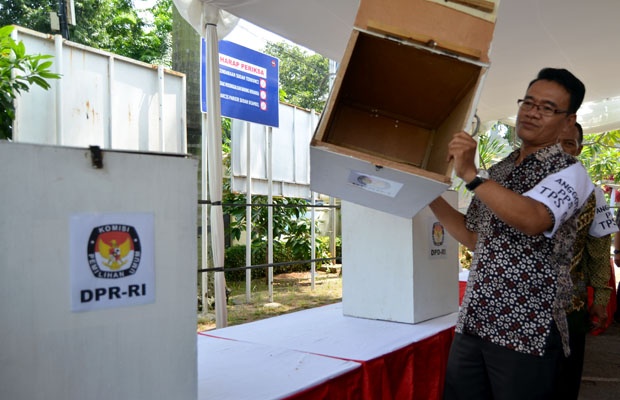 Polres Jaksel Simulasi Pengaman TPS Pemilu 2014