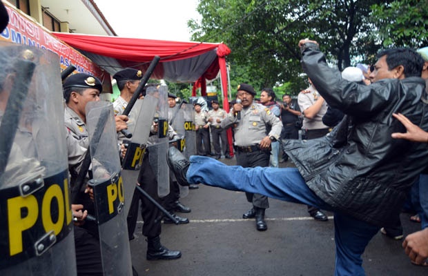 Simulasi Pengamanan Pemilu di KPUD Jakarta Selatan