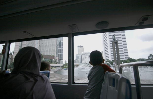 Bus Pariwisata Mulai Beroperasi Hari Ini