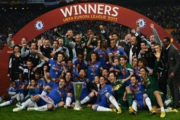 Tandukan Brainslav Ivanovic Hantarkan Chelsea Juara Piala Eropa