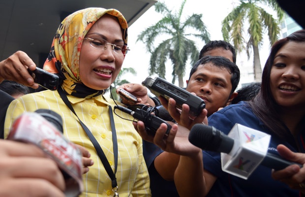 Ketua DPD Banten Ratu Tatu Chasanah Besuk Tubagus Chaeri Wardana