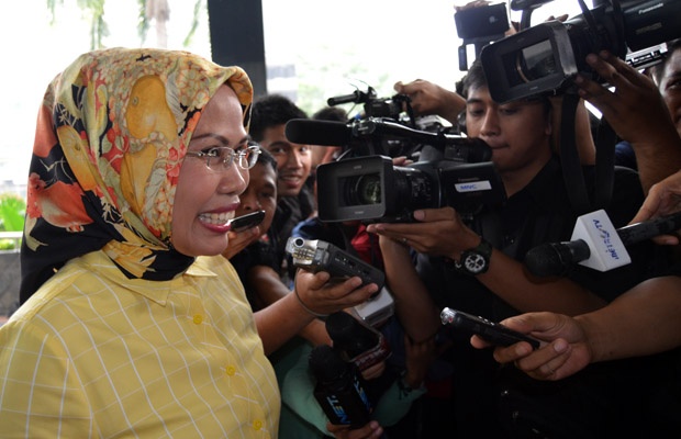 Ketua DPD Banten Ratu Tatu Chasanah Besuk Tubagus Chaeri Wardana