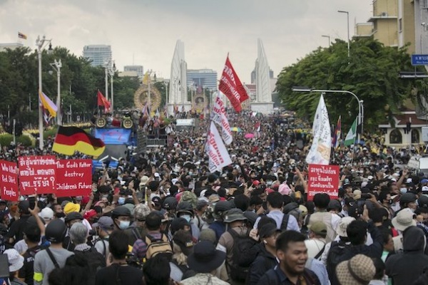 Ribuan Aktivis Thailand Gelar Demonstrasi Tuntut Perubahan Demokrasi