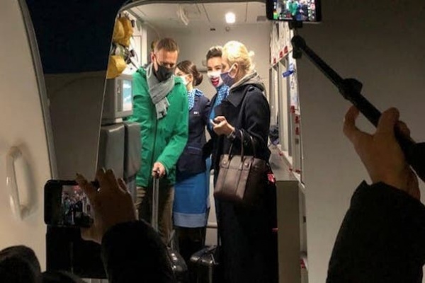 Oposisi Rusia, Navalny Ditangkap Setiba di Moskow