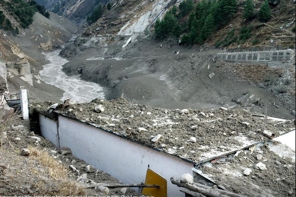 Gletser Himalaya Longsor, 125 Orang di India Hilang