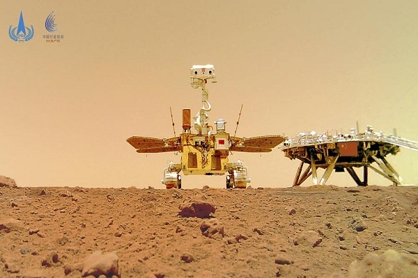 China Rilis Gambar Pendaratan “Zhurong” di Mars