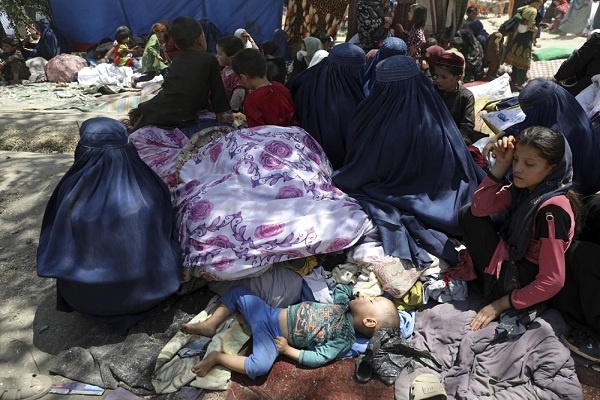 Puluhan Ribu Mengungsi Akibat Perang di Afghanistan