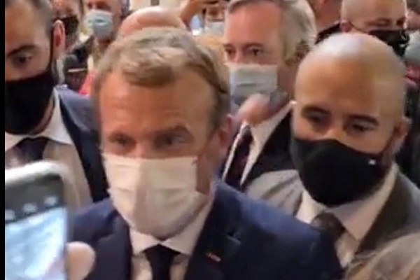 Presiden Prancis Dilempari Telor