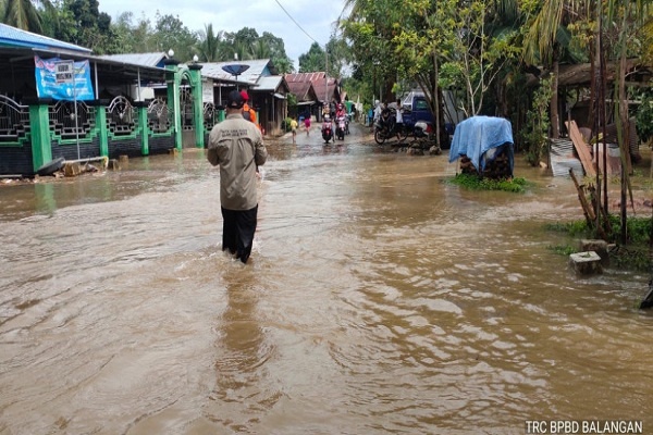 Hujan Deras Berakibat Banjir di Balangan, Jayapura dan Cirebon