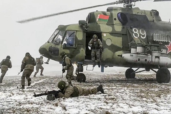 Rusia Kirim Pasukan dalam Jumlah Besar di Perbatasan dengan Ukraina