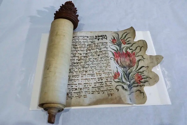 Gulungan Kitab Ester Berusia 255 Tahun, Ditulis Remaja Putri Diakuisisi Museum Israel