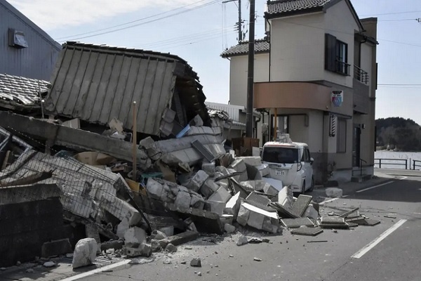 Gempa Bumi 7,4 Guncang Fukushima, Jepang, Ribuan Rumah Tanpa Listrik