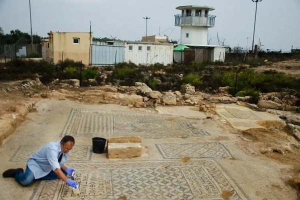 Temuan Mosaik Yang Didedikasikan untuk Yesus di Israel Akan Segera Bisa Diakses Publik