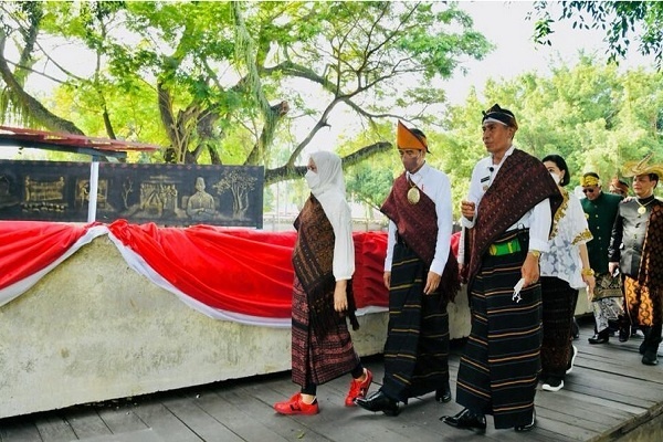 Jokowi Kunjungi Taman Perenungan Bung Karno di Ende