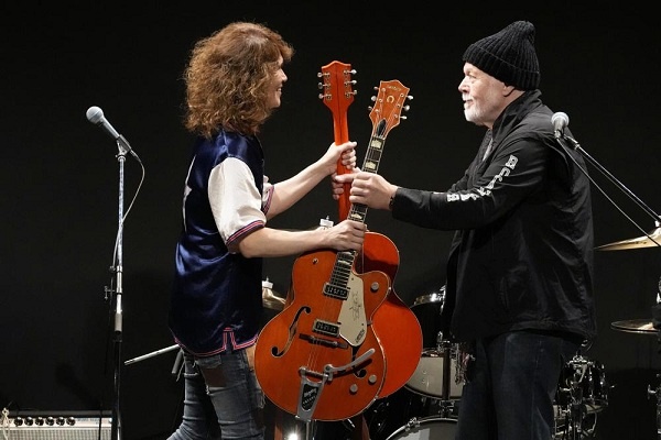 Pertemuan Kembali Legenda Rock Rady Bachman dengan Gitarnya, Setelah 45 Tahun