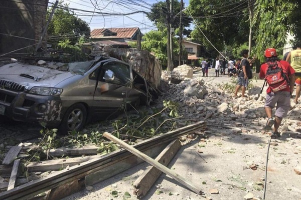Gempa Bumi Kuat Guncang Filipina, Empat Tewas, Banyak Bangunan Rusak