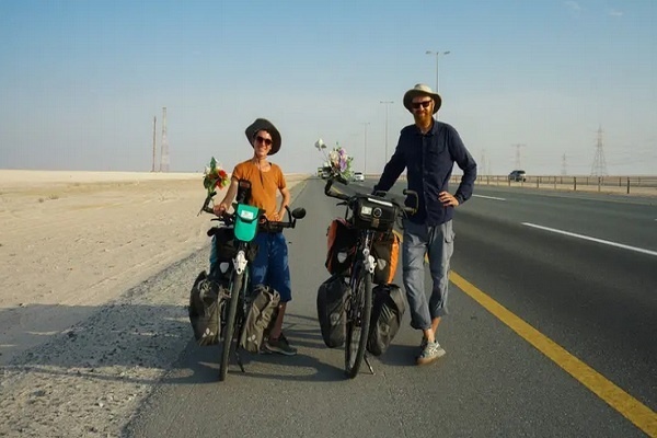 Dari Jerman, Pasangan Ini Bersepeda Menjelajahi Sejumlah Negara