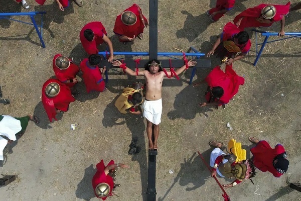 Meski Ditentang Gereja, Warga Gelar Ritual Penyaliban pada Jumat Agung di Filipina