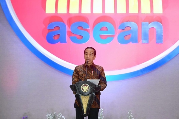 HUT ke-56, Jokowi Ajak Jadikan ASEAN Jangkar Perdamaian dan Kesejahteraan