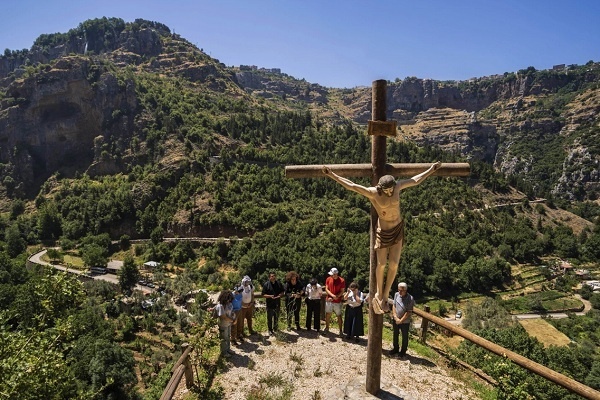 Akibat Panas, Umat Kristen Lebanon Khawatir Kelestarian Hutan Cedar Suci Mereka