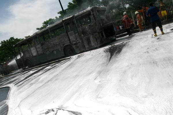 Bus Transjakarta Hangus Terbakar 