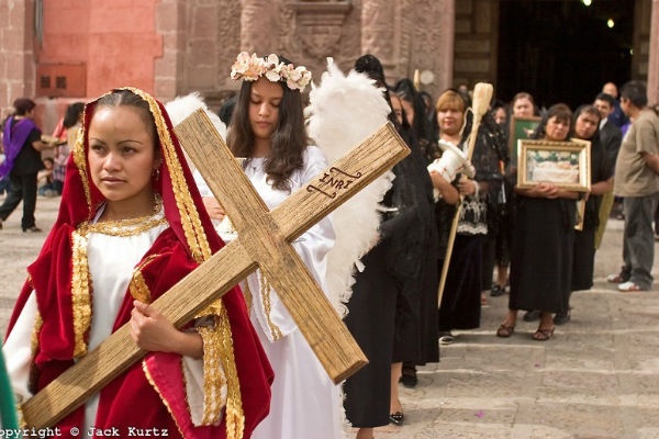 Tradisi Paskah di Seluruh Dunia