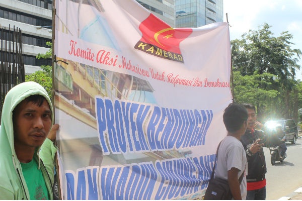 Kamerad Tuntut KPK Tuntaskan Kasus Karian dan Pamarayan 