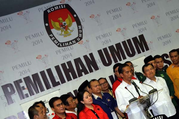 Jokowi-JK Naik Sepeda Mendaftarkan Diri ke KPU
