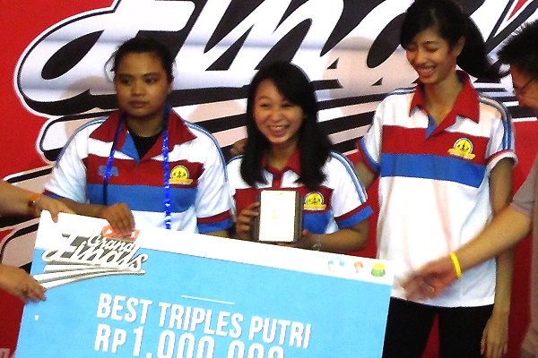Tim Putri Trisakti Sabet Juara Bulu Tangkis 2014  