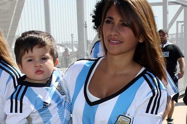 Pasangan dan Anak Setia dukung Lionel Messi
