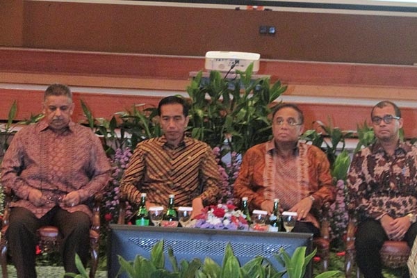 Jokowi Motivasi Pegawai PLN Bebaskan RI dari Byarpet