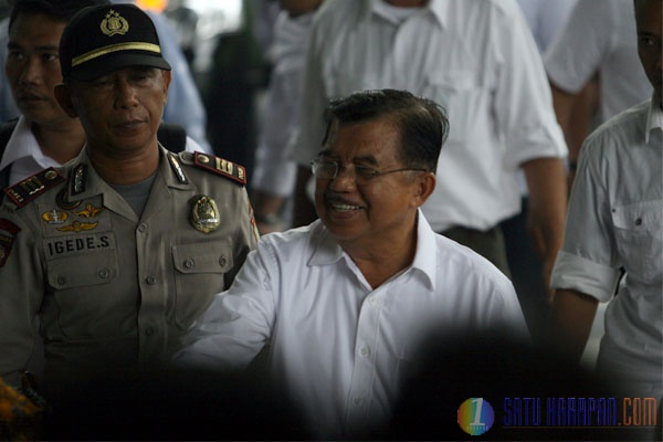 Cawapres Jusuf Kalla Datangi KPK Laporan Harta Kekayaan