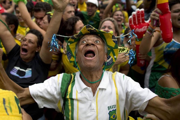 Air Mata dan Doa Warnai Kemenangan Brasil atas Cile