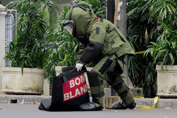 Sebuah Tas diduga Bom Ditemukan