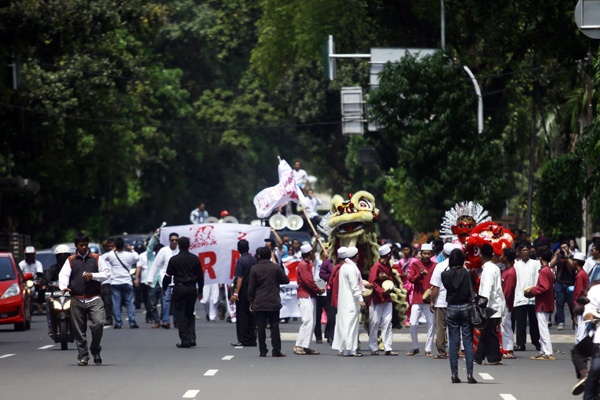 Relawan Jokowi-JK Gelar Aksi Damai di MK