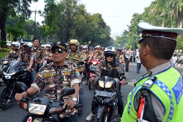 Massa Pendukung Prabowo-Hatta Kembali Melakukan Aksi di MK
