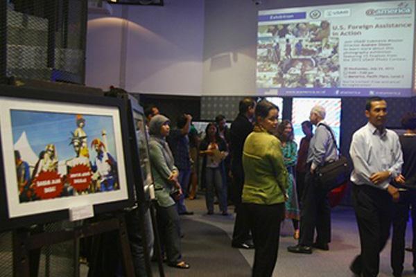 USAID Menggelar Pameran Pemenang Foto Kontes 2013