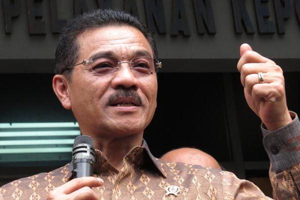 Gamawan Fauzi Laporkan Nazaruddin ke Polda Metro Jaya