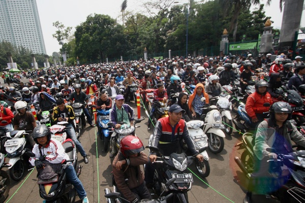 Ribuan Pengedara Sepeda Motor Daftar Jadi Ojek Multifungsi