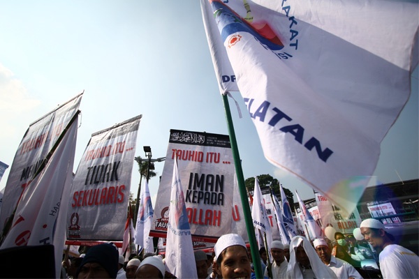 Ribuan Umat Islam Gelar Parade Tauhid Sambut HUT RI ke-70